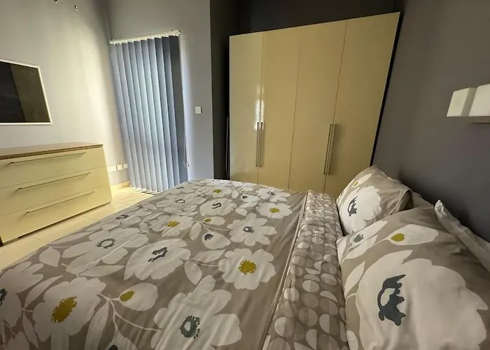 Magic With Views 2 Minutes From Sea Марсалфорн